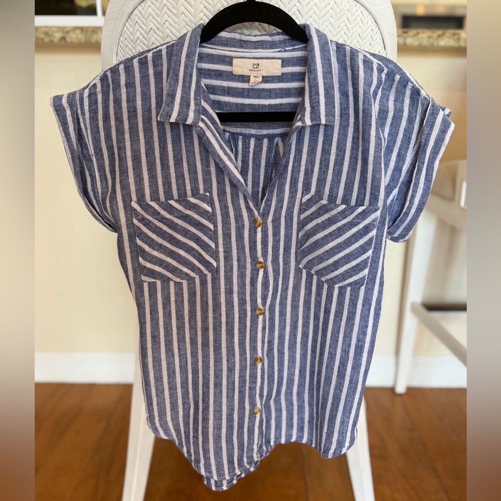 Thread & Supply Blue and White Striped Button Front Top Size Small